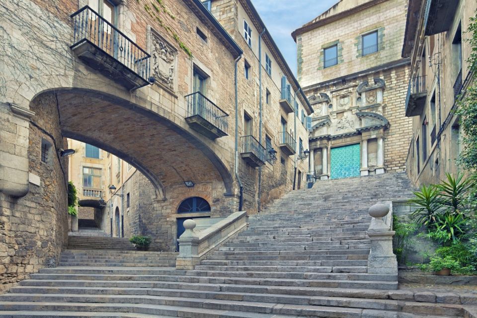 From Barcelona: Girona, Game of Thrones Tour - Pont de les Peixateries Velles: River Views That Feel Like a Movie Still