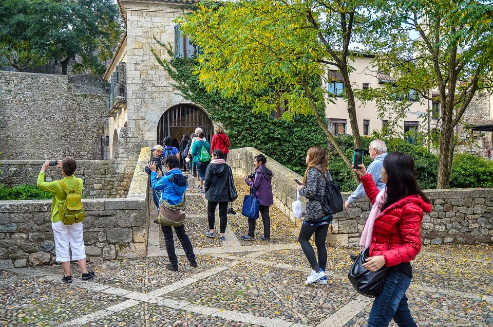 From Barcelona: Girona, Game of Thrones Tour - Walking the Reconstructed Medieval Walls for Panoramic Overlooks
