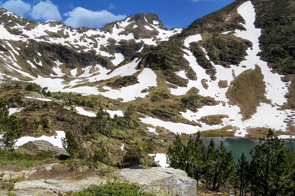 From Barcelona: Highlights of Andorra Private Full-Day Tour - Casa de la Vall and Andorra la Vella’s blend of old and new