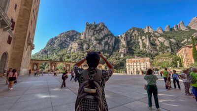From Barcelona: Montserrat Tour, Rack Railway & Licor Taste - Getting There: From Barcelona’s Estación de Francia to the Rack Railway