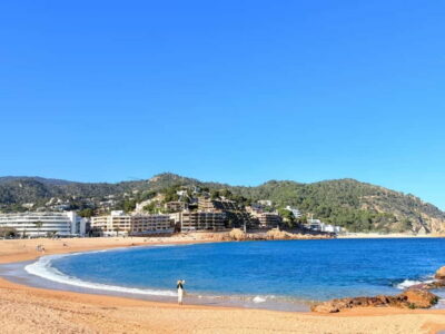From Barcelona: Private Costa Brava Guided Tour - The 7-hour plan from Barcelona: hotel transfer, then town time