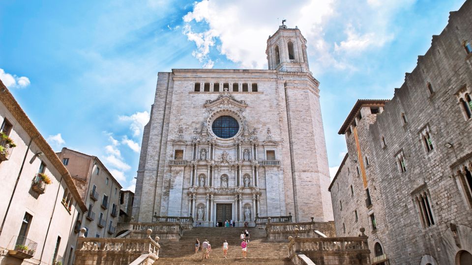 From Barcelona: Private Medieval Girona Half-Day Tour - A 5-hour Girona fix from Barcelona, with door-to-door pickup