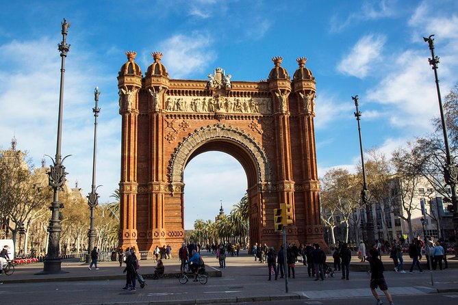 Full-Day Private Tour with Sagrada Familia and Paella - Montjuïc: Cable Car Views, MNAC Viewpoint, and the Magic Fountain Pass