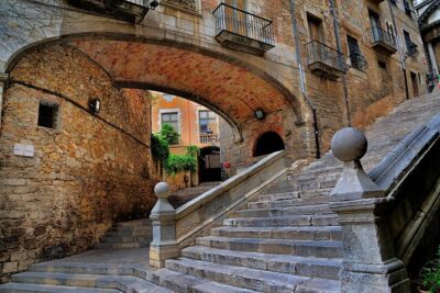 Game of Thrones: Medieval Girona Private Tour with Hotel pick-up - Girona’s medieval core: where the show and the streets line up