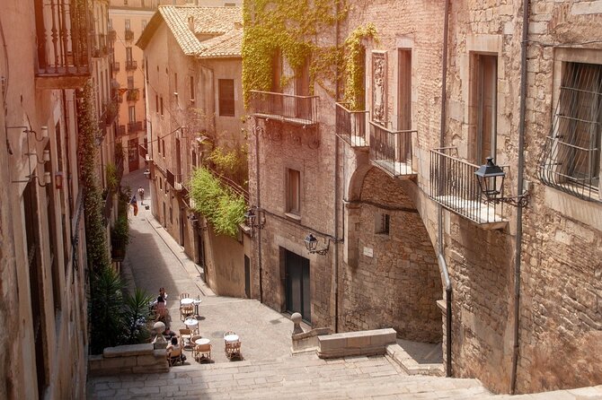 Game of Thrones: Medieval Girona Private Tour with Hotel pick-up - Old city walls and Roman-era layers: Passeig de la Muralla