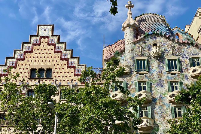 Gaudí and Barcelona Legends - Private Tour - Els 4 Gats: the quick art-café stop with real cultural weight