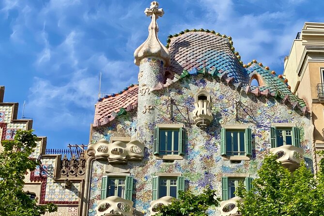 Gaudí and Barcelona Legends Walking Tour - How a 2-hour Gaudí walk turns the city into a lesson