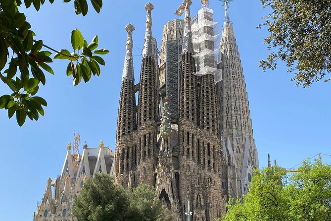 Gaudí and Sagrada Familia Private Tour in Barcelona - Casa Milà (La Pedrera) from the outside: worth it even without the interior