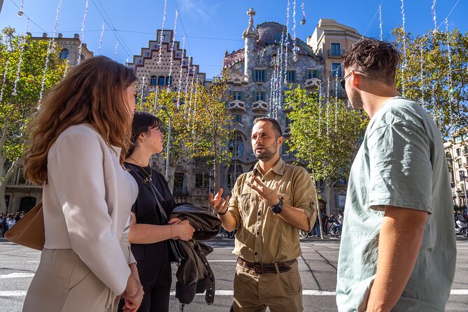 Gaudí & Catalan Modernism Private Walking Tour - Plaça de Catalunya: where the Eixample layout gets explained