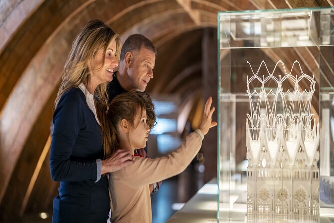 Gaudi Guided Tour: Casa Batllo, La Pedrera & Casa Vicens - The walk to La Pedrera: a short stroll that keeps you in the zone