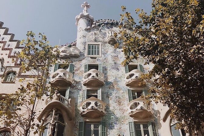 Gaudi Masterpiece: Casa Batlló with Expert Guide and STL Tickets - Entering the house: restored details you can spot (and understand)