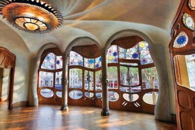 Gaudi Masterpiece: Casa Batlló with Expert Guide and STL Tickets - What you’re really paying for: skip-the-line entry and a guided route