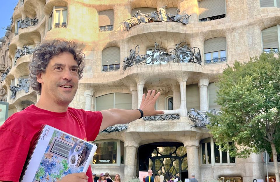 Gaudí & Modernism with a Historian. - From Pg. de Gràcia to Casa Milà: what the walk feels like