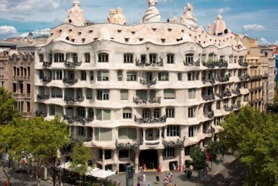 Gaudi Private Tour with Sagrada Familia & Park Guell Tickets - Park Güell: timed entry, steep paths, and real-world crowd issues