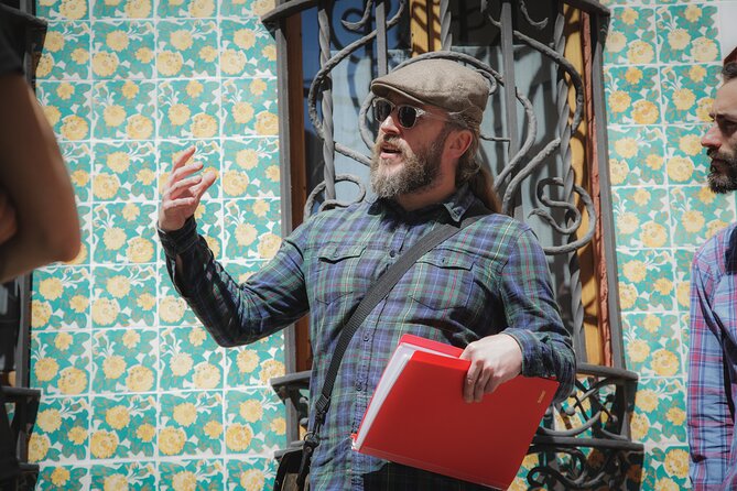 Gaudi UNESCO Highlights Small Group Bike Tour - Bike comfort: helmets on request and whether you should choose an e-bike