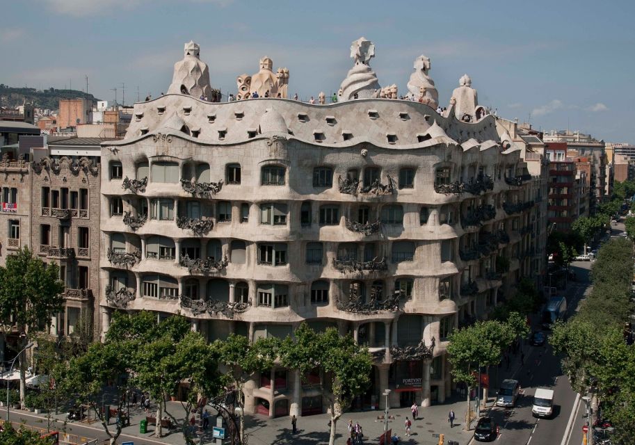 Gaudi's Masterpieces Private Tour in Barcelona - A Private Gaudí Route That Uses Your Time Well