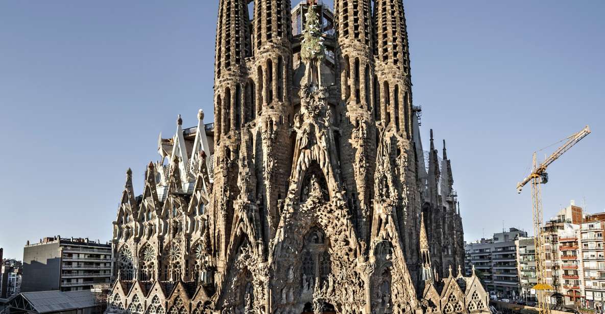 Gaudi's Masterpieces Private Tour in Barcelona - Sagrada Familia: How Symbolism Gets Built into Stone