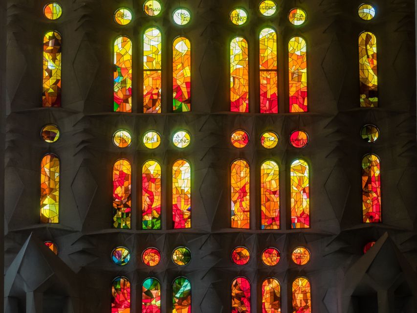 Gaudi's Masterpieces Private Tour in Barcelona - Lunch Break: Plan for Food You Choose
