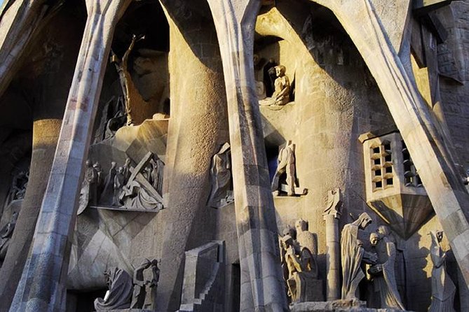 Gaudi's Modernist Legacy: Small Group Walking Tour - Stop 2: A Domènech i Montaner Lesson on Modernist Beginnings