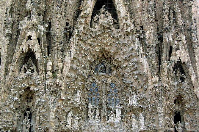 Gaudi's Modernist Legacy: Small Group Walking Tour - Stop 3: Chocolate Makers, Modernist Beauty, and Buying a Real Souvenir