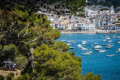 Girona and Costa Brava Private Day Trip from Barcelona - Stop 1: Girona Old Town, Onyar River, and the Roman Walls Walk