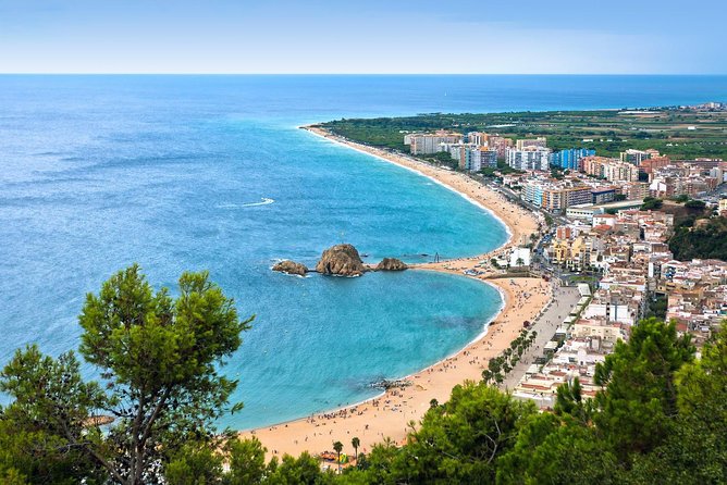 Girona and Costa Brava Private Tour with Pick-up from Barcelona - Església de Sant Feliu and Girona Cathedral: what you see in the time given