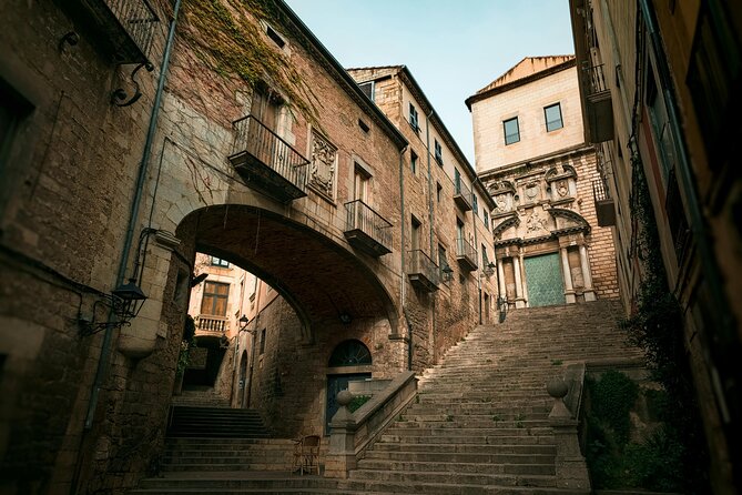 Girona, Costa Brava and Medieval Village from Barcelona - Entering The Day: Estació de França and Easy Round-Trip Transport