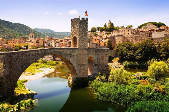 Girona, Medieval Villages & Lunch with Lake Views from Barcelona - Hotel pickup in Barcelona: less stress, more looking around