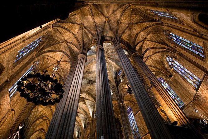 Gothic Quarter Barcelona Tour with Audioguide - Why this self-guided Gothic Quarter walk feels calmer than group tours