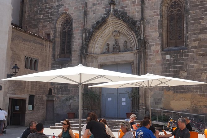 Gothic Quarter & Beyond: Leisurely Local Discoveries - Getting your bearings in the Gothic Quarter, minus the chaos