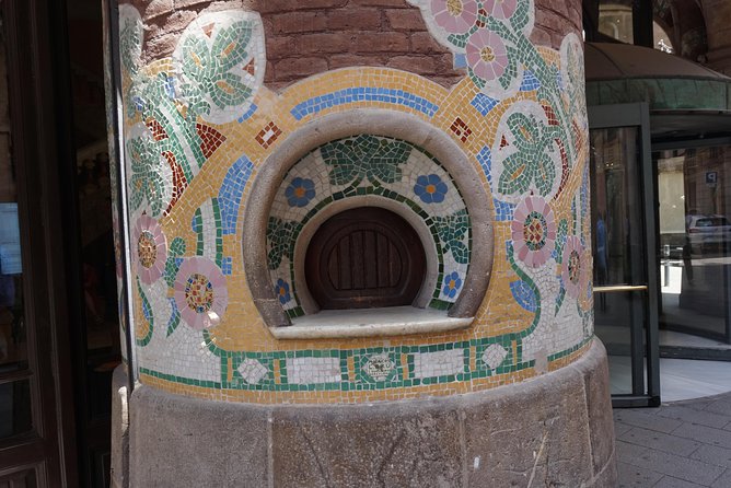 Gothic Quarter & Beyond: Leisurely Local Discoveries - What the price covers (and why it feels fair)