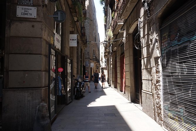 Gothic Quarter Insights & Tapas Experience - Placa Sant Felip Neri: A Tiny Square with Big Contrasts