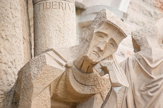Gothic Quarter Private Tour with Sagrada Familia Skip the Line - La Sagrada Familia skip-the-line: how to make the visit count