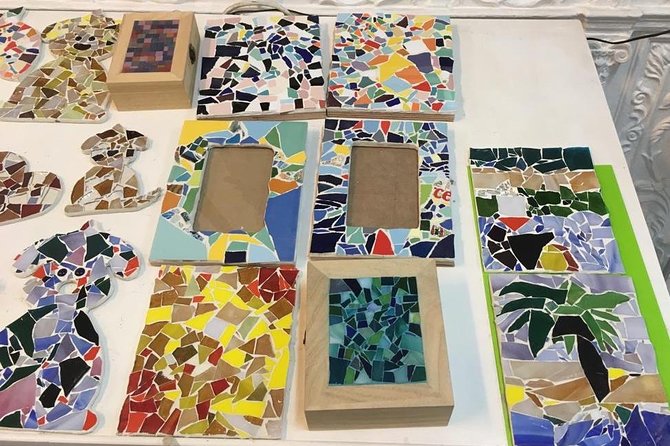 Guided Gaudí Trencadís Mosaic Workshop in Barcelona 2 Hours - What you’ll make: choose between frames, animals, and more