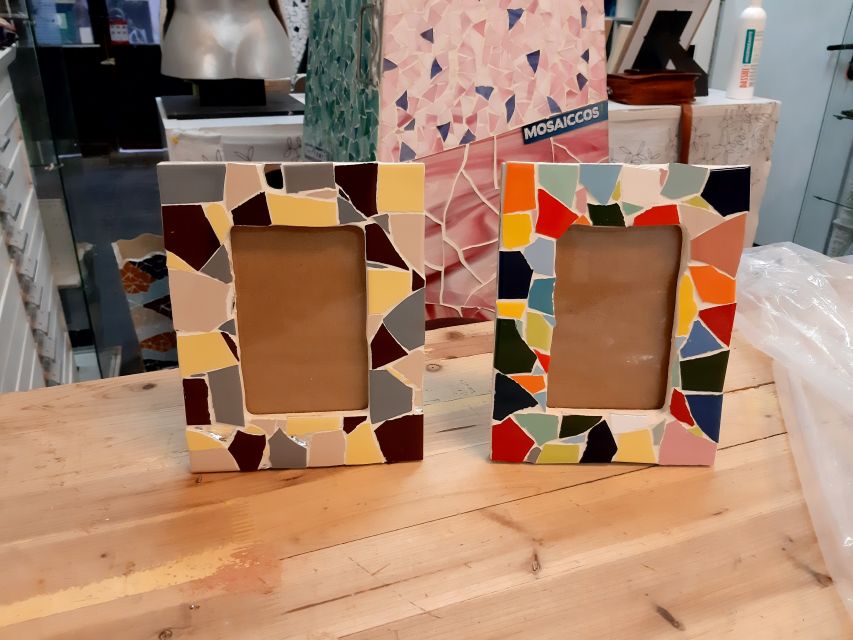 Guided Gaudí’s Trencadís Mosaic Workshop in Barcelona - The instructor experience: friendly, helpful, and focused on real results