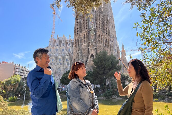 Guided Walking Tour in Park Güell and Sagrada Familia - From Sant Pau Art Nouveau Site down Gaudí Avenue toward Sagrada Familia