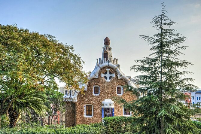 Guided Walking Tour in Park Güell Barcelona - Park Güell Is Beautiful. It’s Also Confusing Without Context