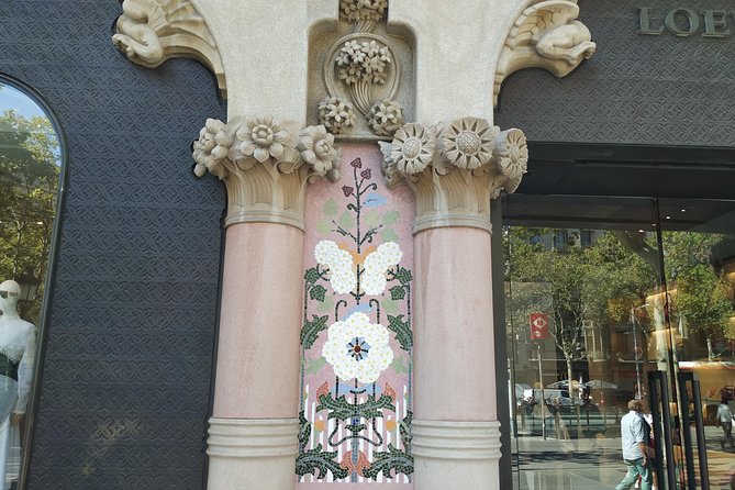 Half Day Barcelona Private Walking Tour - Shifting to Modernisme: Industrial Energy Meets Artistic Ambition