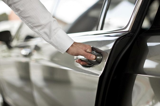 Half day car with driver at disposal in Barcelona - What About Kids, Seats, and Family Comfort?