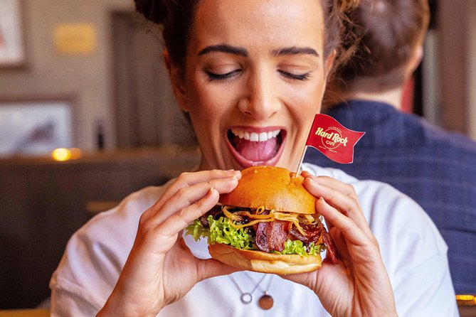 Hard Rock Cafe Barcelona with Set Lunch or Dinner - Service and Atmosphere: Why People Leave Smiling