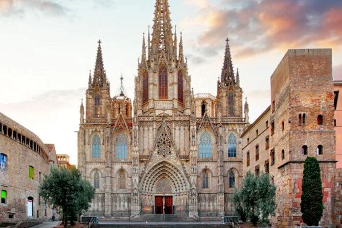 Hidden Gems of Barcelona - Old Town - Barrio Gòtic and Pont del Bisbe: where the tour earns its reputation