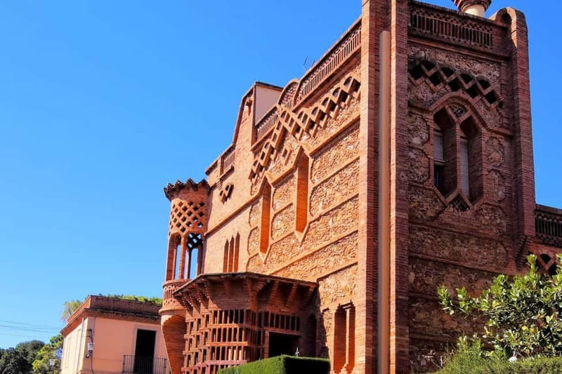 Highlights Guided visit to Gaudi's Crypt and Colonia Güell - Choosing Catalan vs Spanish for the guide