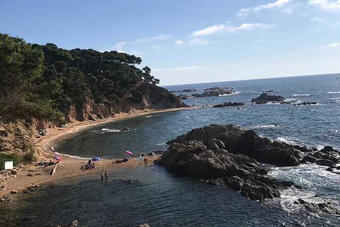 Hiking Costa Brava Coves and Beaches, Catalan Mediterranean - Barraca d’en Dalí and La Cala S’Alguer: art and fishing life in short doses