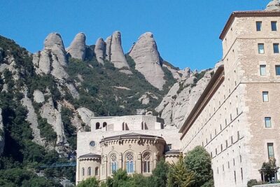 Hiking In Montserrat,near Barcelona - Getting There: The 8:00 Start From Barcelona (and What It Means)