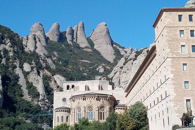 Hiking In Montserrat,near Barcelona - Getting There: The 8:00 Start From Barcelona (and What It Means)