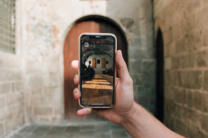 HistARy: Guided tour of the Gothic Quarter with Augmented Reality - Placa de Garriga i Bachs: setting the scene before the big landmarks