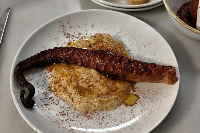 History and culture with tapas dinner - A first-days-in-Barcelona plan that feels like a story