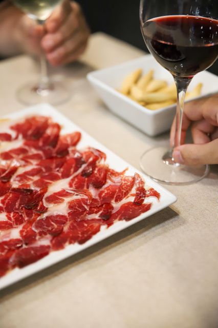 Jamón Experience Essential: Iberian Ham Tasting in Barcelona - The Start Point: Right by Sagrada Familia, So Your Timing Works