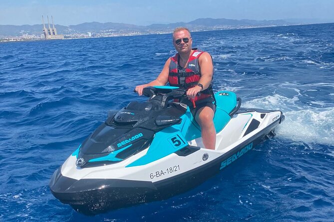 Jet Ski Experience without license in Barcelona - Food and drink: plan like you’re going wet
