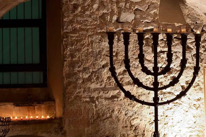 Jewish Quarter of Barcelona Private Tour with Hotel Pick-up - Key things you’ll notice on this Jewish Quarter tour
